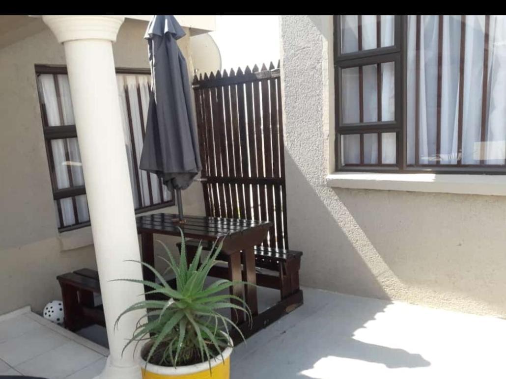 Btv Guesthouse Хейзивю Екстериор снимка